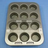 Chicago Metallic 12-Cup Muffin Pan by Chicago Metallic