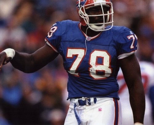 BRUCE SMITH BUFFALO BILLS 8X10 SPORTS ACTION PHOTO (A)