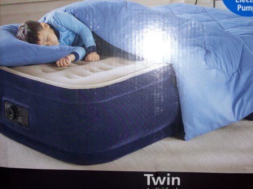 Elevated Airbed (FULL) WOW It Is So Nice To Have An AirBed That Is Easy To Get In And Out Of !