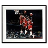 Michael Jordan Signed Chicago Bulls 16x20 Framed UDA