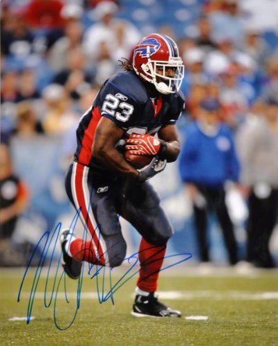 Marshawn Lynch Buffalo Bills - Running - Autographed 16x20 Photograph