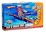 Hot Wheels Flip and Crash Duel Trick Track Set
