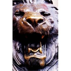 toile Detail of bronze lion statue in front of former home to Hong Kong and Shanghai Banking Corp...