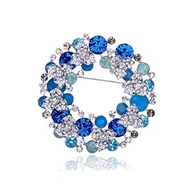 Pacific Sapphire Christmas Floral Wreath Swarovski Crystal Rhinestone Pin Brooch: Jewelry