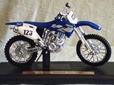 Motorrad Modell Maisto 1:18 YAMAHA YZ-400 F - Maisto