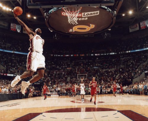 LEBRON JAMES CLEVELAND CAVALIERS 8X10 SPORTS PHOTOS (L)