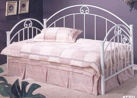 Kitchen: BEAUTIFUL BEIGE HORSESHOE DAYBED