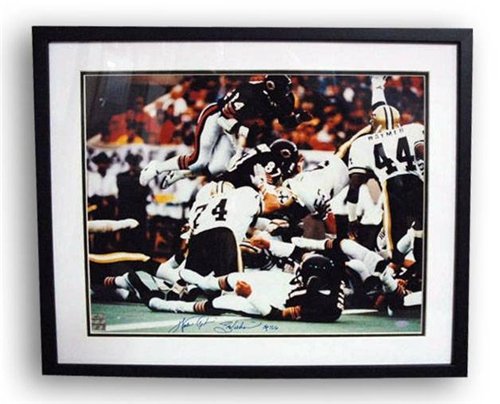 Walter Payton Autographed/Hand Signed Chicago Bears Framed 16x20 Inscribed ''Sweetness'' and ''16726