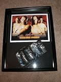 UFC 54 Signed Glove Chuck Liddell, Randy Couture, 