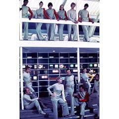 BARBARA BAIN AS DR. HELENA RUSSELL, PRENTIS HANCOCK AS CONTROLLER PAUL MORROW, CLIFTON JONES AS DAVID KANO, MARTIN LANDAU AS CMDR. JOHN KOENIG, ZIENIA MERTON AS SANDRA BENES, NICK TATE AS CAPT. ALAN CARTER, BARRY MORSE AS PROF. VICTOR BERGMAN FROM SPACE: 1999 #1 - IN FARBE - Filmfoto - (Poster) PLAKATE - 25x20" (60x50cm)