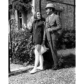 The Avengers 12x16 Matte B&W Photo (Diana Rigg Patrick Macnee)