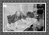 Photo (XL): Old Men making toys