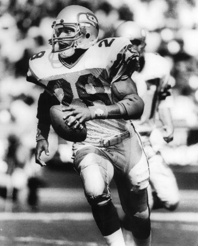 CURT WARNER SEATTLE SEAHAWKS 8X10 HIGH GLOSSY SPORTS ACTION PHOTO (M)