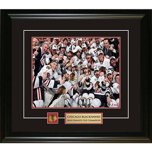 Frameworth Chicago Blackhawks 2010 Stanley Cup Champions Framed 8X10 Photo & Pin