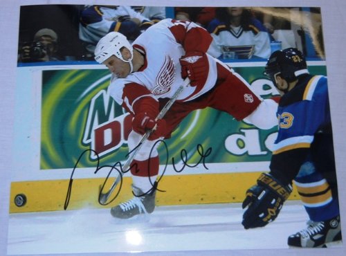 Brett Hull Autographed Detroit Red Wings 11x14 Photo W/PROOF, Picture Of Brett Signing For Us, St. Louis Blues, Dallas Stars, Calgary Flames, Hall Of Fame, Stanley Cup Champion