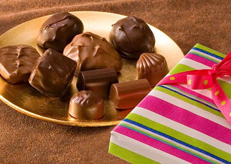 Helen Grace Chocolates, Sugar-Free Assorted Milk & Dark Chocolates, 8 oz. Gift Box by Helen Grace Chocolates