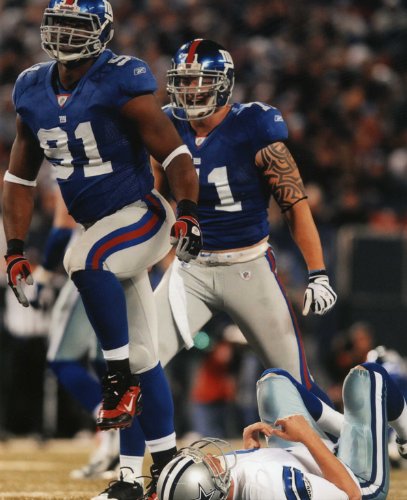 JUSTIN TUCK NEW YORK GIANTS 8X10 HIGH GLOSSY SPORTS ACTION PHOTO (M)