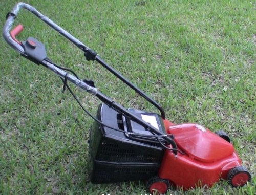 Electric Lawn Mower with Large 12 inch Cut - New!
