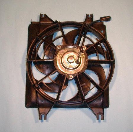 95 99 HYUNDAI ACCENT A C CONDENSER FAN SHROUD ASSEMBLY H190913 9773022010