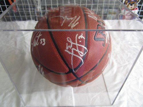 2012 New York Knicks Team Signed Autographed Basketball Amaire,carmelo Anthony,jeremy LIN ,Matching Holograms COA with Basketball Case and LIN Proff Photo Signing