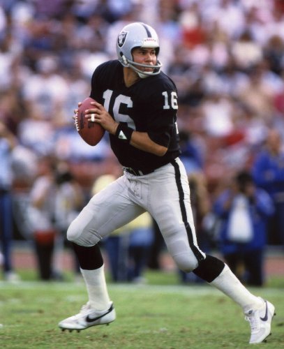 JIM PLUNKETT OAKLAND RAIDERS 8X10 SPORTS ACTION PHOTO (A)