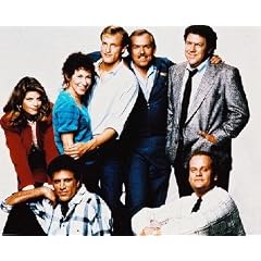 KIRSTIE ALLEY AS REBECCA HOWE, TED DANSON AS SAM MALONE, KELSEY GRAMMER AS DR. FRASIER WINSLOW CRANE, WOODY HARRELSON AS WOODROW TIBERIUS 'WOODY' BOYD, JOHN RATZENBERGER AS CLIFFORD C 'CLIFF' CLAVIN JR, GEORGE WENDT AS HILARY NORMAN 'NORM' PETERSON FROM CHEERS #1 - IN FARBE - Filmfoto - (Poster) PLAKATE - 25x20" (60x50cm)