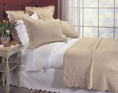 Columbine Cody Antique Matelasse Coverlet 511UnOZ3%2BhL Columbine Cody Antique Matelasse Coverlet