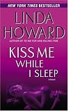 Un Beso En La Oscuridad / Kiss Me While I Sleep (Titania Contemporanea)