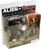 Alien VS. Predator NECA Exclusive Action Figure 2 Pack Alien Vs. PredatorIMAGE