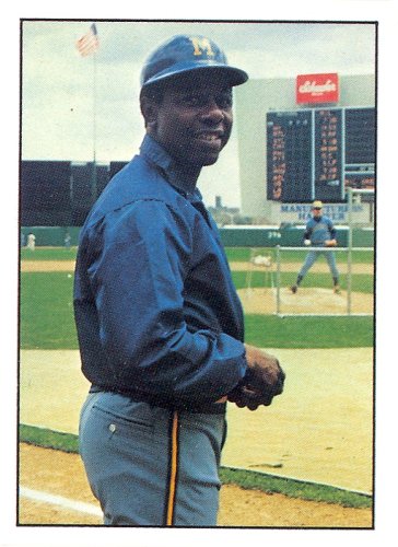 Hank Aaron Rare 1975 Milwaukee Brewers Baseball Card