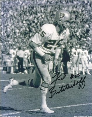Fred Biletnikoff Autographed Oakland Raiders 8x10 Photo - Hall of Famer