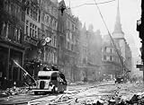 1941 LONDON NAZI BLTZ BOMBING FIRE FIGHTER PHOTO