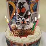 ★仮面ライダーフォーゼ・キャラデコ・生クリーム苺デコレーションケーキ５号スライス苺2段サンド(バースデーオーナメント・キャンドル６本付き）
