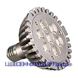 A Par30 High Power LED Flood Light Bulb 7x1w Leds Pure White, Equivalence to 60w Par 30 Halogen Lamp