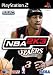  Bereits auf Segas eigener Konsole, der Dreamcast, war die NBA 2k-Reihe ein Riesenerfolg. Genau 
diesen Erfolg will Sega nun auch mit NBA 2k 3 auf der PlayStation.2, dem GameCube und der Xbox 
weiterf�hren.  Um NBA 2k 3 nicht nur im Spiel realistisch wirken zu lassen, sondern auch im ganzen 
Geschehen drumherum, hat sich Sega professionelle Unterst�tzung von ESPN geholt. Von den Statistiken 
bis zum Kommentar der Sportreporter erkennt man den Einfluss der US-Sportexperten. Das 
Spielgeschehen wird von zwei ESPN-Reportern begleitet und das nicht etwa im schlecht �bersetzten 
Deutsch, sondern im Originalton. Wer hier und da schon mal ein NBA-Spiel im Fernsehen verfolgt hat, 
wird bei NBA 2k 3 schnell bekannte Wiedererkennungspunkte finden.  Auch an den Spielmodi wurde nicht 
gespart, insgesamt stehen sechs verschiedene M�glichkeiten zur Verf�gung: Saison, Play-offs, 
Turnier, Training, Franchise und ein Streetball-Modus. In der Xbox-Version wartet zus�tzlich noch 
der Xbox-Live-Modus, um Online-Matches zu bestreiten. Der Franchise-Modus d�rfte gerade f�r Fans von 
Manager-Simulationen sehr interessant sein. Denn hier ist man Manager und Spieler zugleich. Neben 
dem Verein selbst m�ssen auch Transferverhandlungen, Trainingscamps, Taktik und vieles mehr 
gemeistert werden. Auch College-Spieler warten auf ihre Verpflichtung in der NBA.  Im Spiel sorgen 
eine gelungene KI und eine ebenso gute Kollisionsabfrage f�r gelungenen und anhaltenden Spielspa�. 
In der Verteidigung werden �berhebliche Tricks sofort mit einem Steal bestraft, und ungenaue P�sse 
werden abgefangen. Und auch in der Offensive ist es mit einem einfachen Spurt �ber das Feld bis zum 
Korb nicht getan. Gut gestellte Verteidiger versperren den Weg, und in bedr�ngten Situationen steigt 
sofort die Fehlerquote. Somit hei�t es �ben, die L�cke in der Abwehr zu finden, um einen pr�zisen 
Pass zu werfen. Zudem gibt es jede Menge Einstellm�glichkeiten, um sein Team optimal auf den Gegner 
einzustellen. So kann man einzelne Spieler der gegnerischen Mannschaft sehr eng decken, oder den 
guten Dreiersch�tzen sofort doppelt abschirmen, sobald er den Ball zugespielt bekommt. Wirklich jede 
taktische M�glichkeit bietet sich in den Optionen, die man auch einfach mal ausprobieren sollte, um 
die ideale Einstellung f�r sein Team zu finden.  Grafisch hinterl�sst NBA 2k 3 ein gutes Gesamtbild, 
das auch dank kleiner Details wie beispielsweise die Tattoos an manchen Spielern oder deren 
pers�nlichen Jubelszenen sehr sch�n aufgepeppt wird. Sega bietet mit NBA 2k 3 ein wirklich 
authentisches Basketballspiel, wie es zurzeit kein zweites Mal auf dem Markt zu finden ist. Dank 
wirklich intelligenter Computergegner ist eine ausgewogene Taktik Pflicht. Mit stupidem nach vorne 
laufen und eindunken ist es hier nicht getan. Auch Dank zahlreicher Spielmodi ist hier langer 
Spielspa� garantiert. --Andrea Pangerl