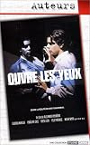 Revue Universal Music  / Ouvre les yeux
