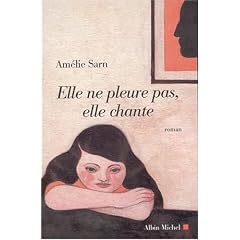 Elle ne pleure pas, elle chante