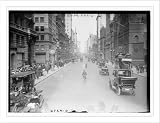 Newswire Photo (L): 5th Ave.