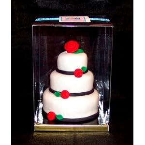 miniature wedding cake made from the multi-tiered cake pan
