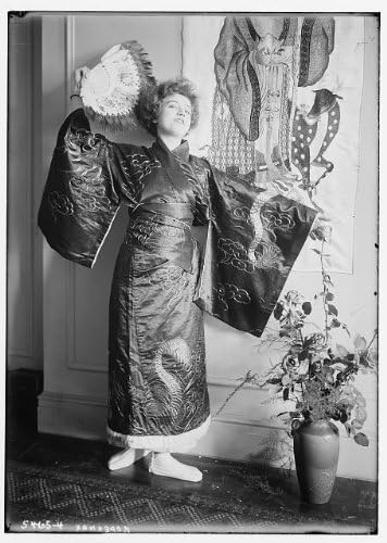 Photo: Galina Kopernak,robe,women,Japanese Kimono,fan,flowers,actress,Bain News Service