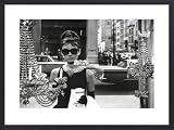 Produkt-Bild: Audrey Hepburn Poster Kunstdruck und Holz-Rahmen - Tiffany Schaufenster (80 x 60cm)