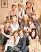 ELLEN CORBY AS ESTHER GRANDMA WALTON, KAMI COTLER AS ELIZABETH WALTON, WILL GEER AS GRANDPA ZEBULON WALTON, MICHAEL LEARNED AS OLIVIA LIVIE WALTON, JUDY NORTON-TAYLOR AS MARY ELLEN WALTON WILLARD, RALPH WAITE AS JOHN WALTON, SR., RICHARD THOMAS AS JOHN BOY WALTON, JR. #1 FROM THE WALTONS #1 - IN FARBE - Filmfoto - MITTELGROSS - 14x11 (36x28cm)