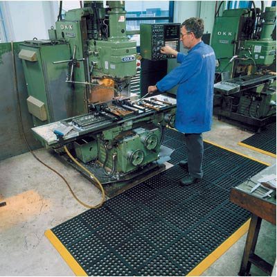 Cushion-Ease Rubber Drainage Mat - 3ft. x 3ft. Dim.