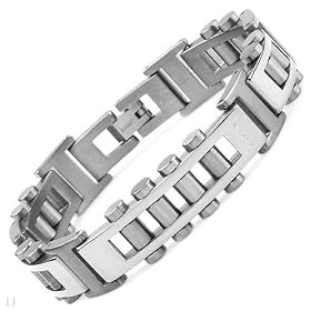 Elegant Brand New Gentlemens Bracelet Made of Titanium. Total item weight 38.1g Length 8.5in