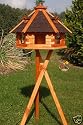 Riesiges XXL Vogelhaus, Futterhaus 67 x 45 cm impr&auml;g.mit St&auml;nder