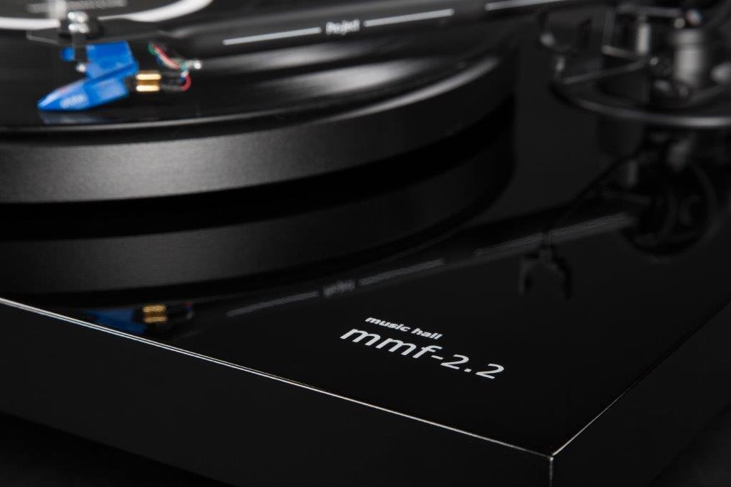 Amazon.com: Music Hall MMF 2.2 Belt Driven Turntable with ...