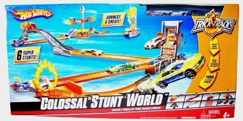 Hot Wheels Trick Tracks Colossal Stunt World Track Set with 6 Super Stunts & 3 Cars