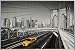 New York Poster und Kunststoff-Rahmen - Gelbes Taxi In Manhattan (91 x 61cm)