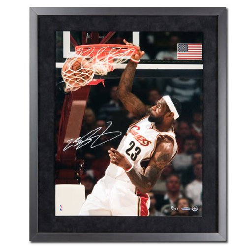 Lebron James Autographed Cleveland Cavaliers 
