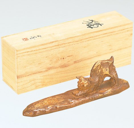 Cover image : 【高岡銅器】文鎮 猫